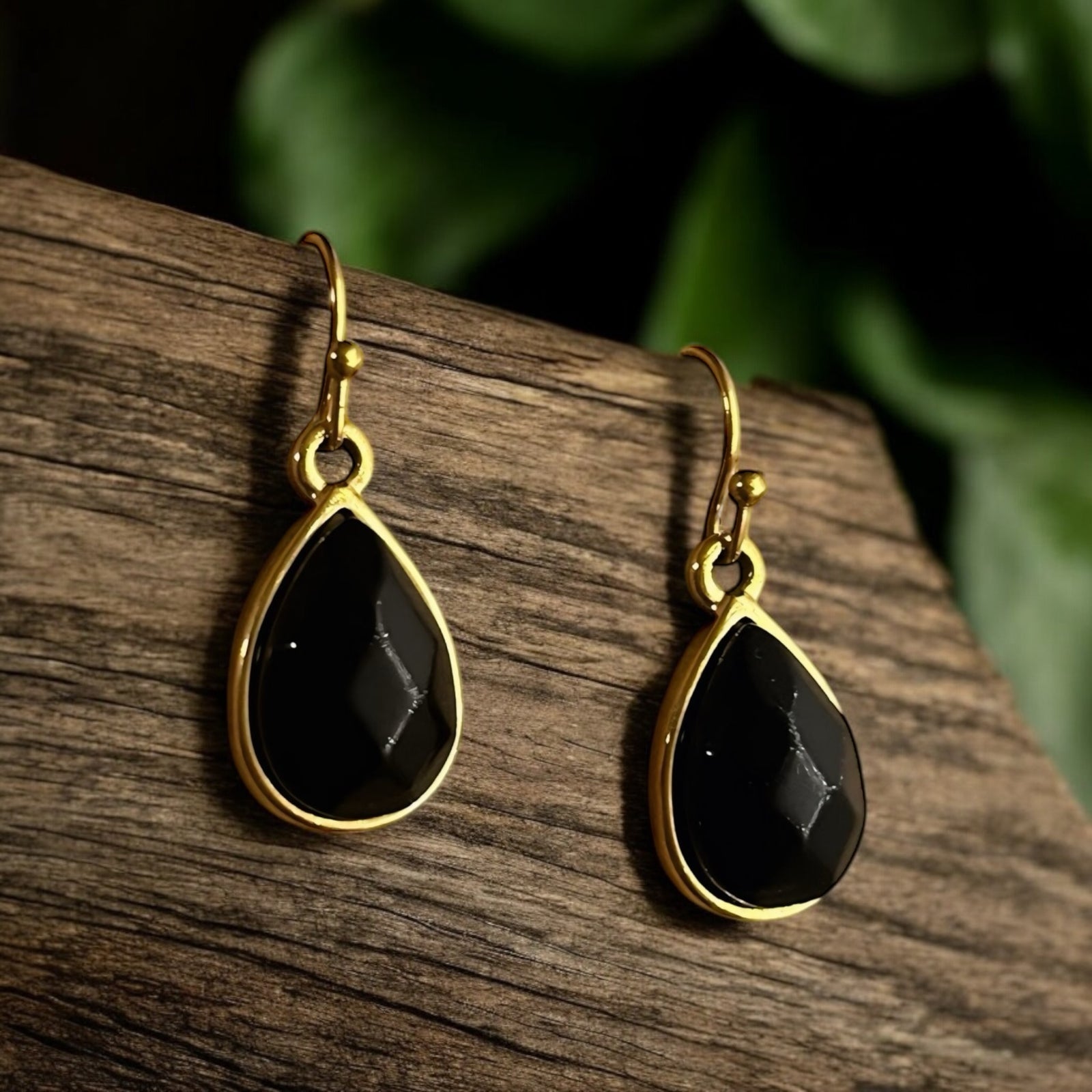 ,,VELMORA“-OBSIDIAN SCHMUCK-SET – 18K vergoldete Kette & Ohrringe aus Edelstahl