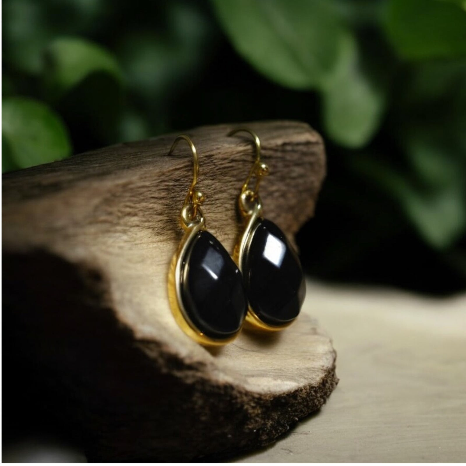 ,,VELMORA“-OBSIDIAN SCHMUCK-SET – 18K vergoldete Kette & Ohrringe aus Edelstahl